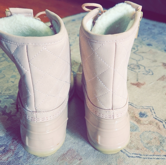 Boots - Picture 3 of 7